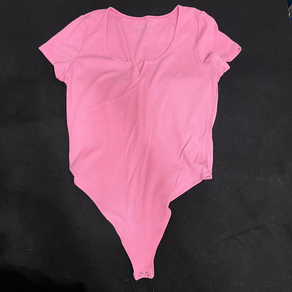 Aerie Short Sleeve Pink Bodysuit w/ Notched Neckline (Large)